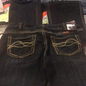 TUFF- COWGIRL TUFF COMPANY BOOTCUT JEANS NWT